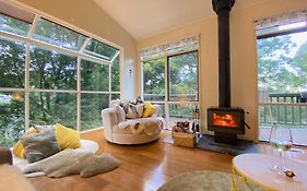 Sassafras Treehouse Private Home In The Dandenong Ranges, Victoria